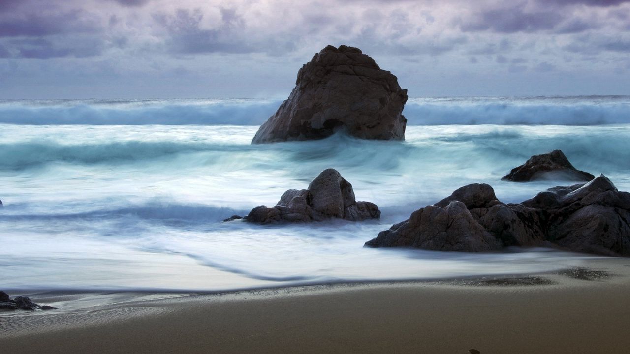Обои волны, море, камни, шторм, берег, песок, пляж