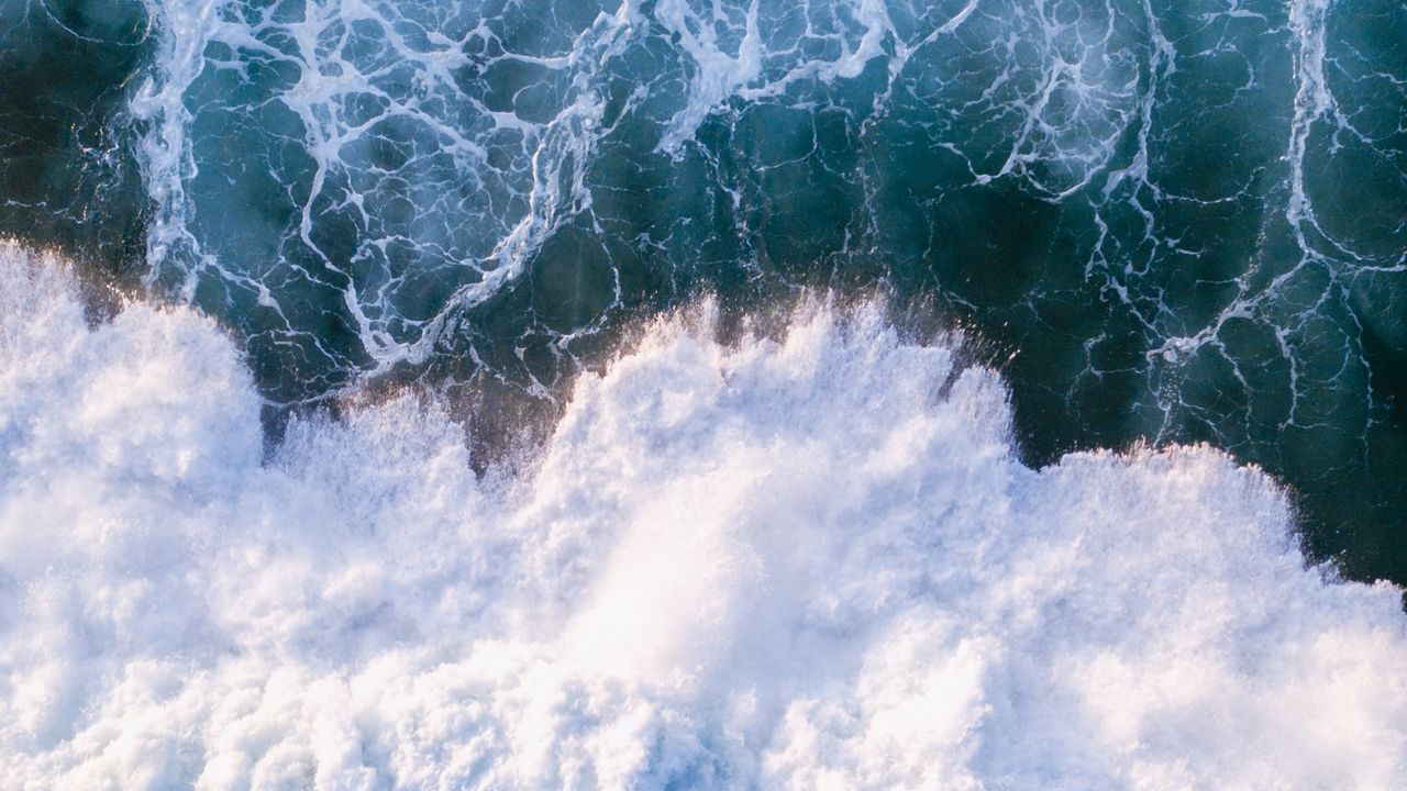Обои волны, море, вид сверху, вода, брызги