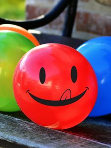 Превью обои воздушные шарики, улыбка, смайлик, разноцветный