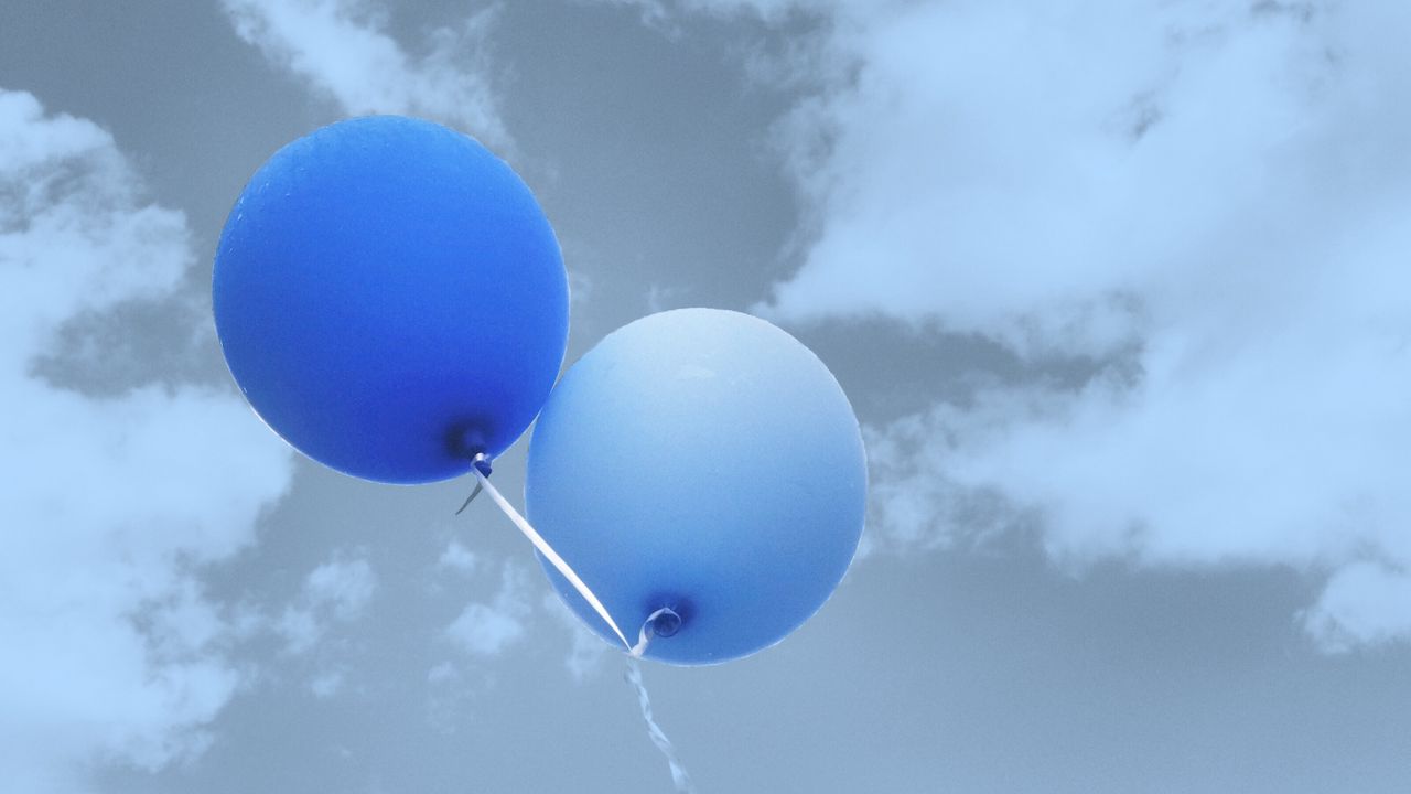 Обои воздушные шары, полет, небо, облака
