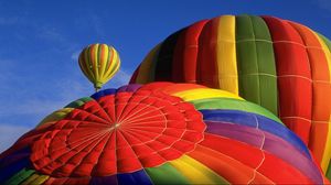Превью обои воздушные шары, полет, небо, разноцветный