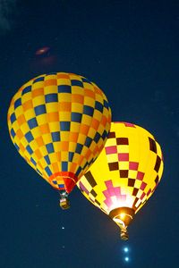 Превью обои воздушные шары, путешествие, облака, небо, полет, высота, темный