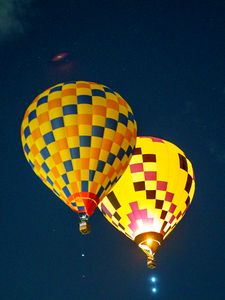 Превью обои воздушные шары, путешествие, облака, небо, полет, высота, темный