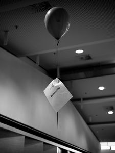 Превью обои воздушный шарик, надпись, чб