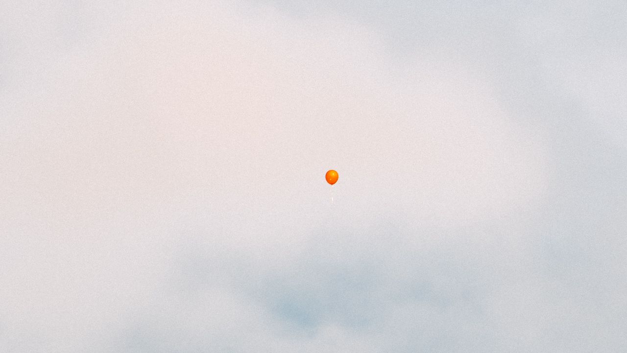 Обои воздушный шарик, небо, облака, полет, высота