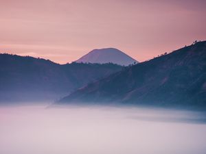 Превью обои вулкан, гора, туман, сумерки, пейзаж