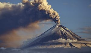 Превью обои вулкан, извержение, дым