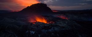 Превью обои вулкан, кратер, горячий, магма, огонь