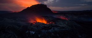 Превью обои вулкан, кратер, горячий, магма, огонь