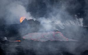 Превью обои вулкан, лава, дым, извержение