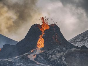 Превью обои вулкан, лава, извержение, горячий