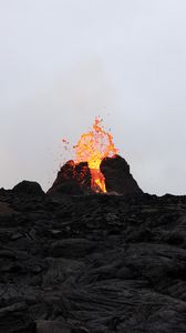 Превью обои вулкан, лава, извержение, горячий, брызги