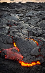 Превью обои вулкан, лава, поверхность, огненный, неровности