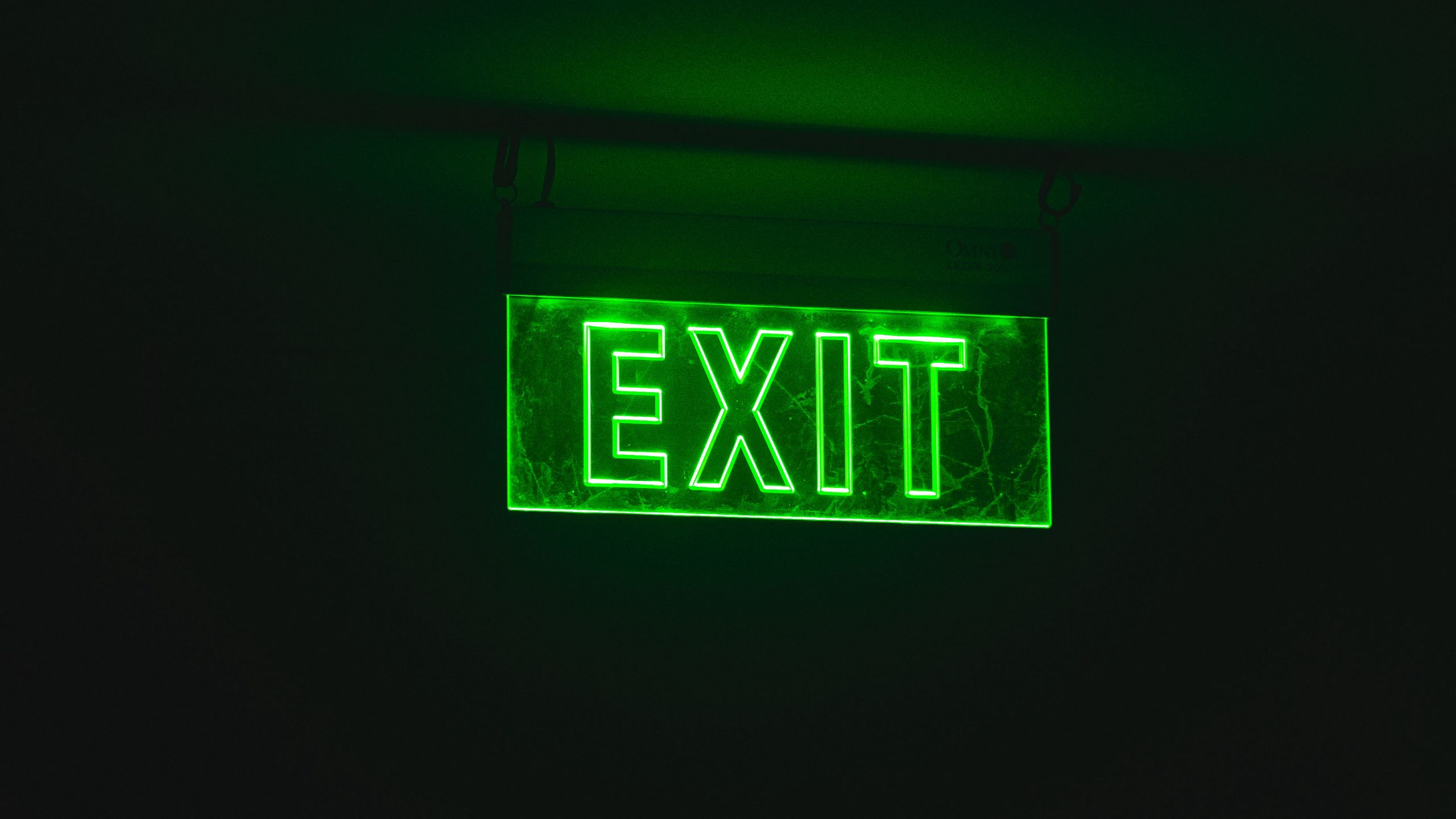 Exit телефоны. Exit неон. эстетика exit. неоновая вывеска. exit обои.