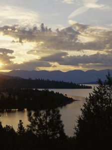 Превью обои wild horse island, flathead lake, montana, монтана, солнце, закат, вечер, деревья, горизонт