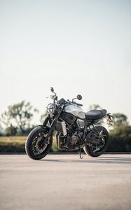 Превью обои yamaha, байк, мотоцикл, вид сбоку, фара