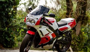 Превью обои yamaha fzr 600, yamaha, мотоцикл, байк, мото, красный