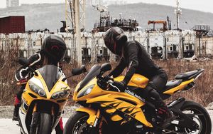 Превью обои yamaha, мотоциклы, байки, желтый, мотоциклисты
