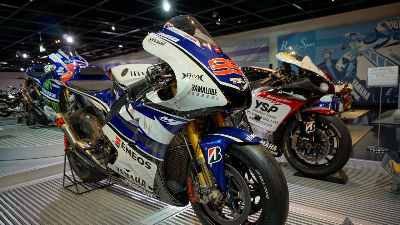 Обои yamaha, мотоциклы, байки, стоянка