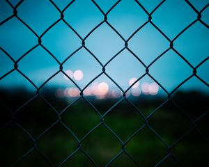 Превью обои забор, сетка, решетка, блики, боке, размытость