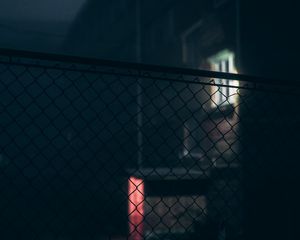Превью обои забор, сетка, темный, ночь, темнота