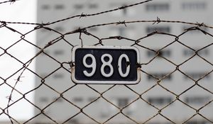Превью обои забор, сетка, цифра, колючая проволока
