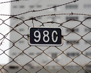 Превью обои забор, сетка, цифра, колючая проволока