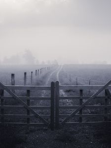 Превью обои забор, туман, трава, дорога