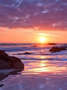 Превью обои закат, горизонт, солнце, берег, камни, романтика, море