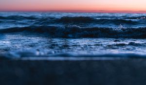 Превью обои закат, горизонт, водная гладь, волны