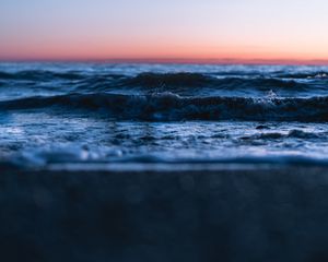 Превью обои закат, горизонт, водная гладь, волны