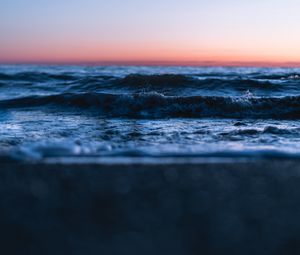 Превью обои закат, горизонт, водная гладь, волны