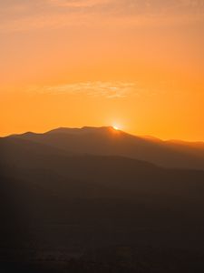 Превью обои закат, горы, даль, долина, небо