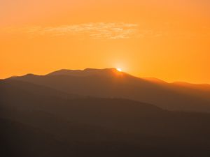 Превью обои закат, горы, даль, долина, небо