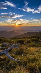 Превью обои закат, горы, солнце, свет, пейзаж