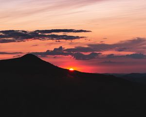 Превью обои закат, горы, вершина, небо