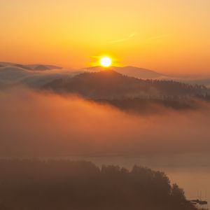 Превью обои закат, холмы, туман, утро, пейзаж