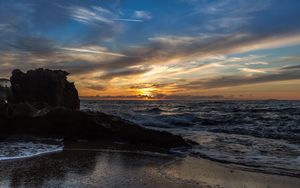 Превью обои закат, море, скалы, побережье, прибой