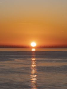 Превью обои закат, море, солнце, отражение, сумерки