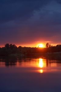 Превью обои закат, озеро, солнце, сумерки, пейзаж