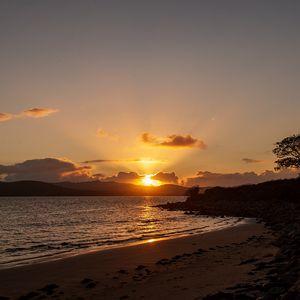 Превью обои закат, побережье, солнце, море, облака