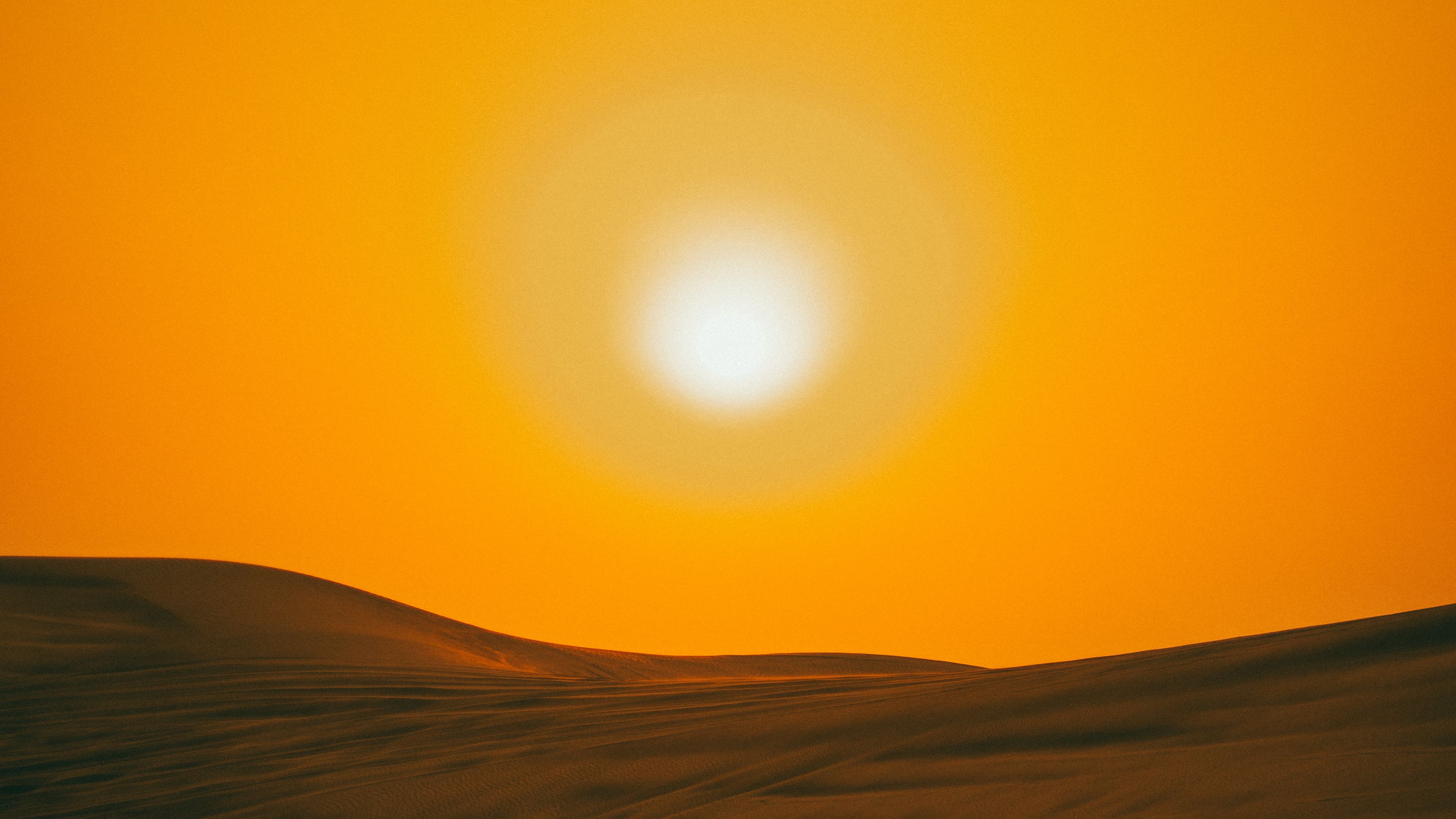 Закат солнца в пустыне