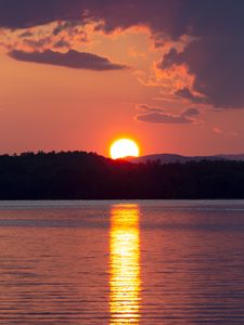 Превью обои закат, солнце, река, отражение, пейзаж