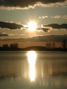 Превью обои закат, солнце, вода, отражение, облака, небо