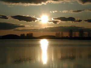 Превью обои закат, солнце, вода, отражение, облака, небо