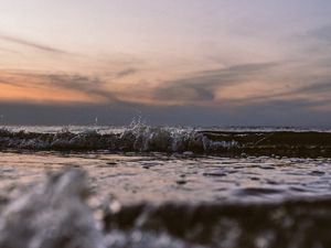 Превью обои закат, волны, горизонт, всплеск