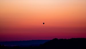 Превью обои закат, воздушный шар, небо, сумерки