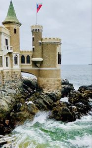 Превью обои замок, башни, архитектура, камни, море, вода