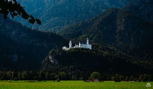 Превью обои замок, деревья, лес, горы, пейзаж
