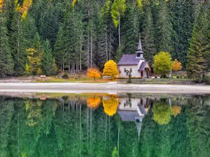 Превью обои замок, осень, деревья, отражение